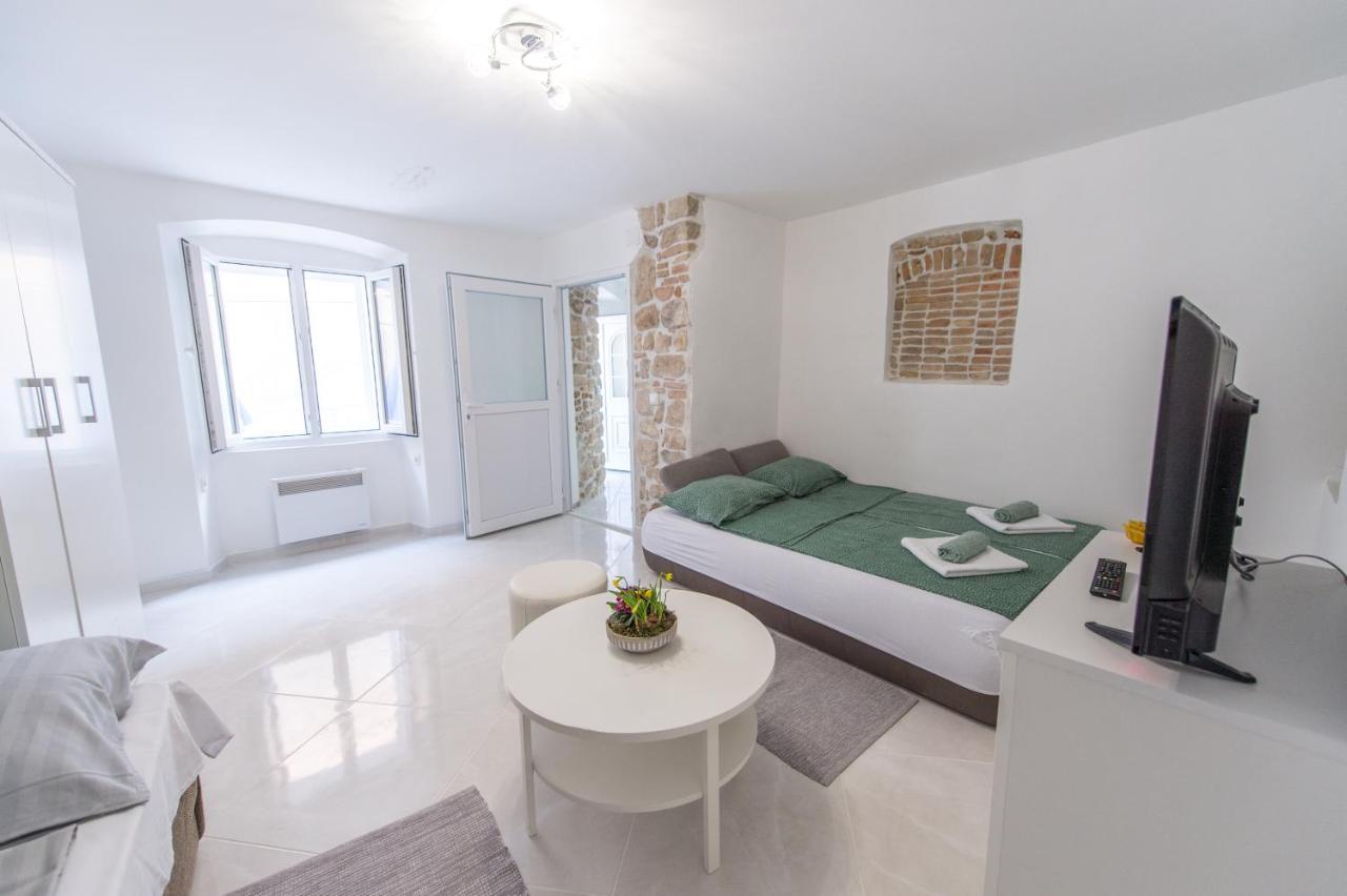 La Casa Di Pietra Appartement Krk Buitenkant foto